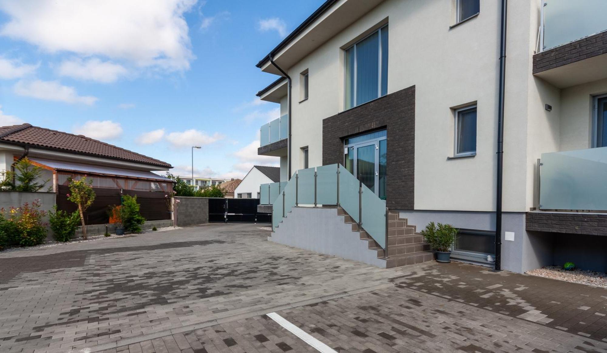 Apartmany Katalin Dunajská Streda المظهر الخارجي الصورة